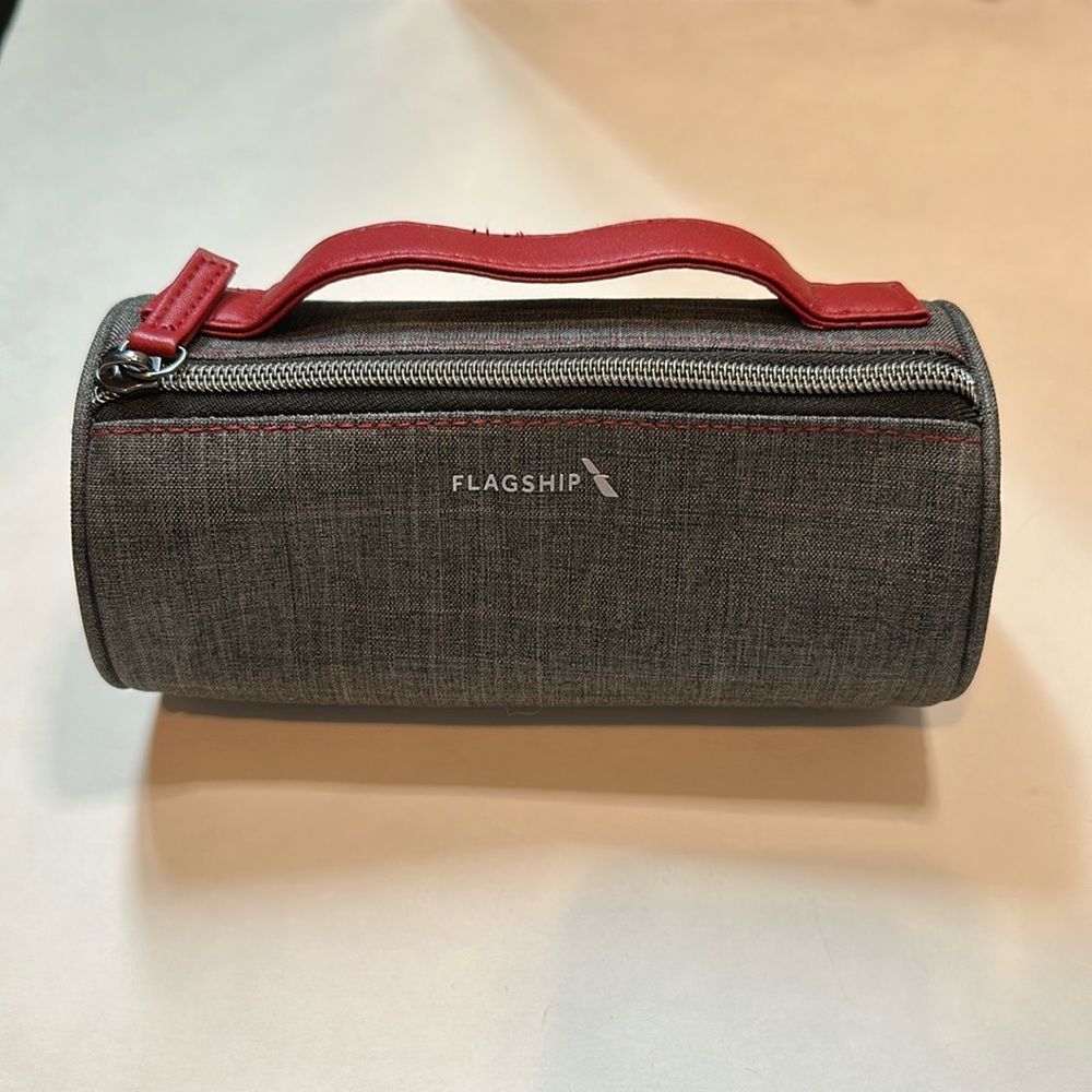 AA Flagship Amenity x Thirteen Lune Travel Carry Kit/Bag Gray/Red Small
